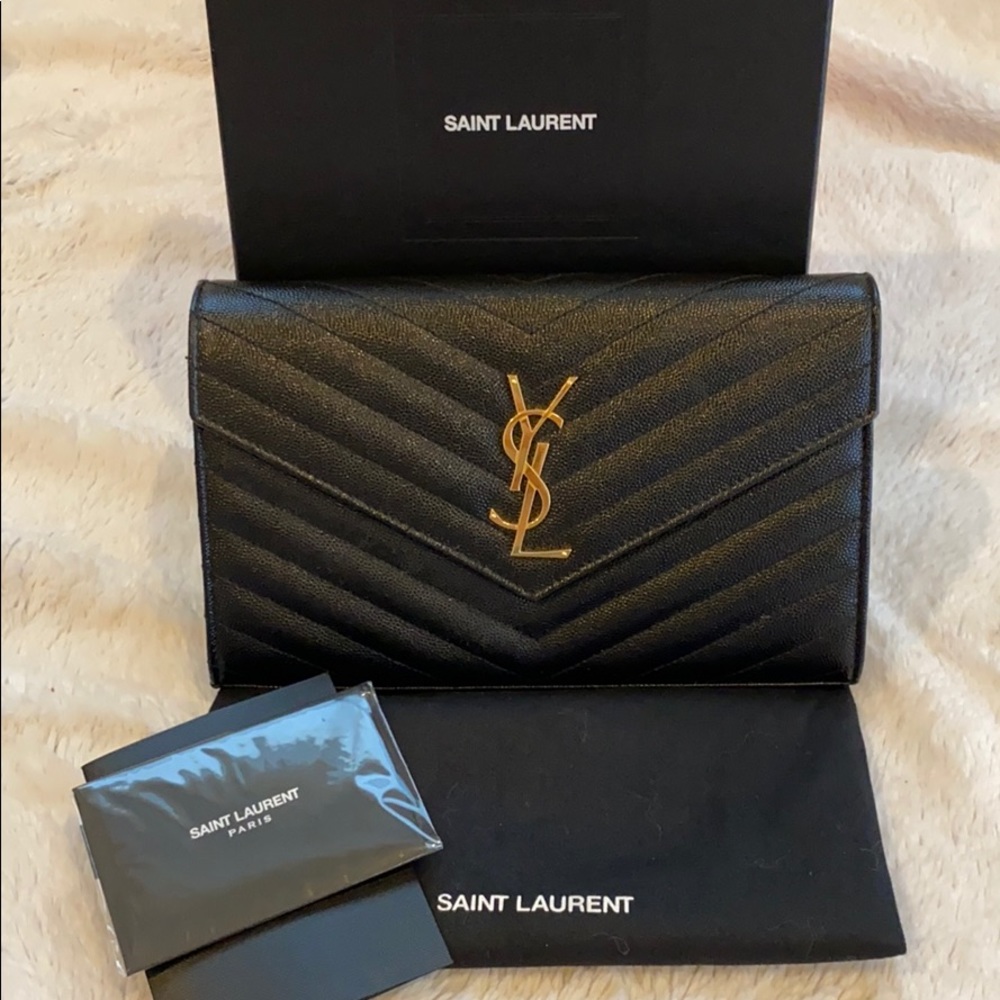 AUTHENTIC Yves Saint Laurent Clutch